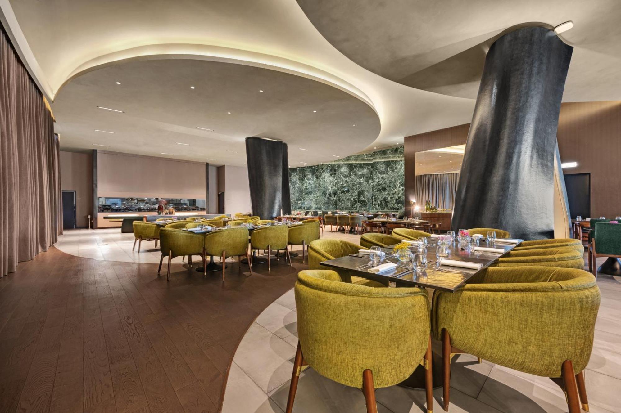 Отель Hilton Porto Gaia Вила-Нова-ди-Гая Экстерьер фото The restaurant