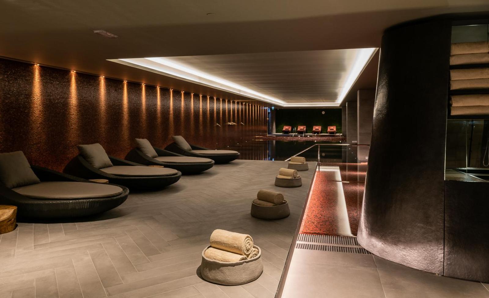 Отель Hilton Porto Gaia Вила-Нова-ди-Гая Экстерьер фото The spa at The Dorchester