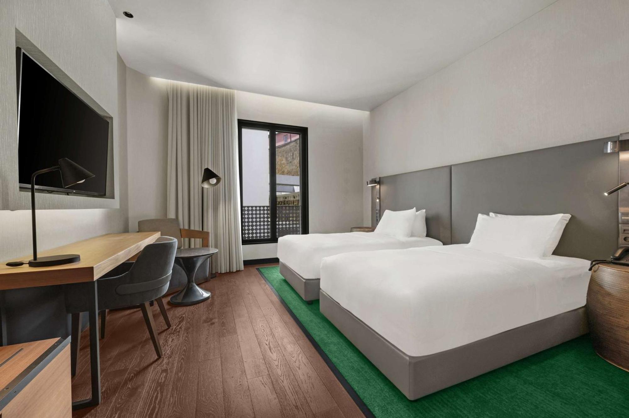 Отель Hilton Porto Gaia Вила-Нова-ди-Гая Экстерьер фото